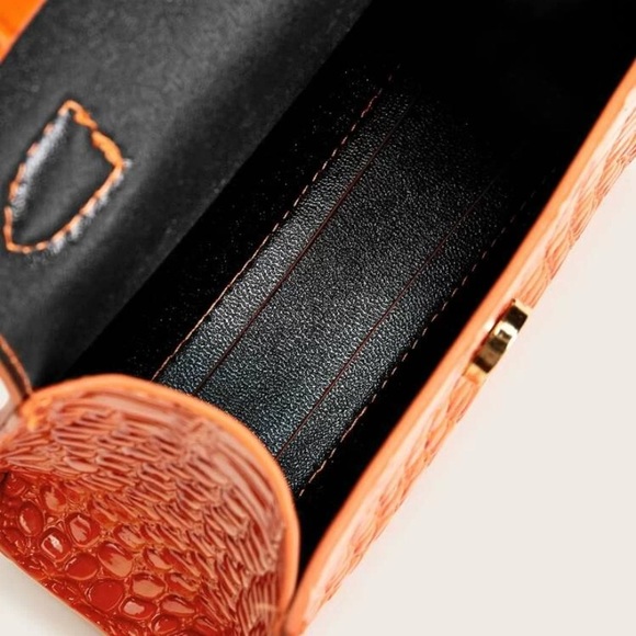 SHEIN Mini Croc Embossed Chain Satchel - Picture 5 of 7